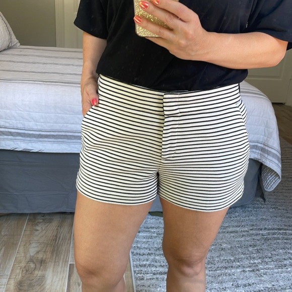 BCBG MaxAzria Black & White Stripe Shorts size S - Picture 2 of 5